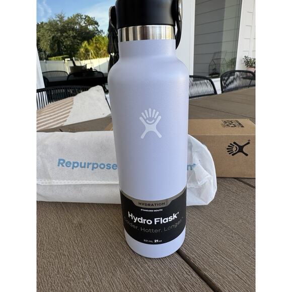 21 oz. Hydro Flask NEW Authentic FOG With Blue Flex Boot Accessory Rare Color - Picture 3 of 4